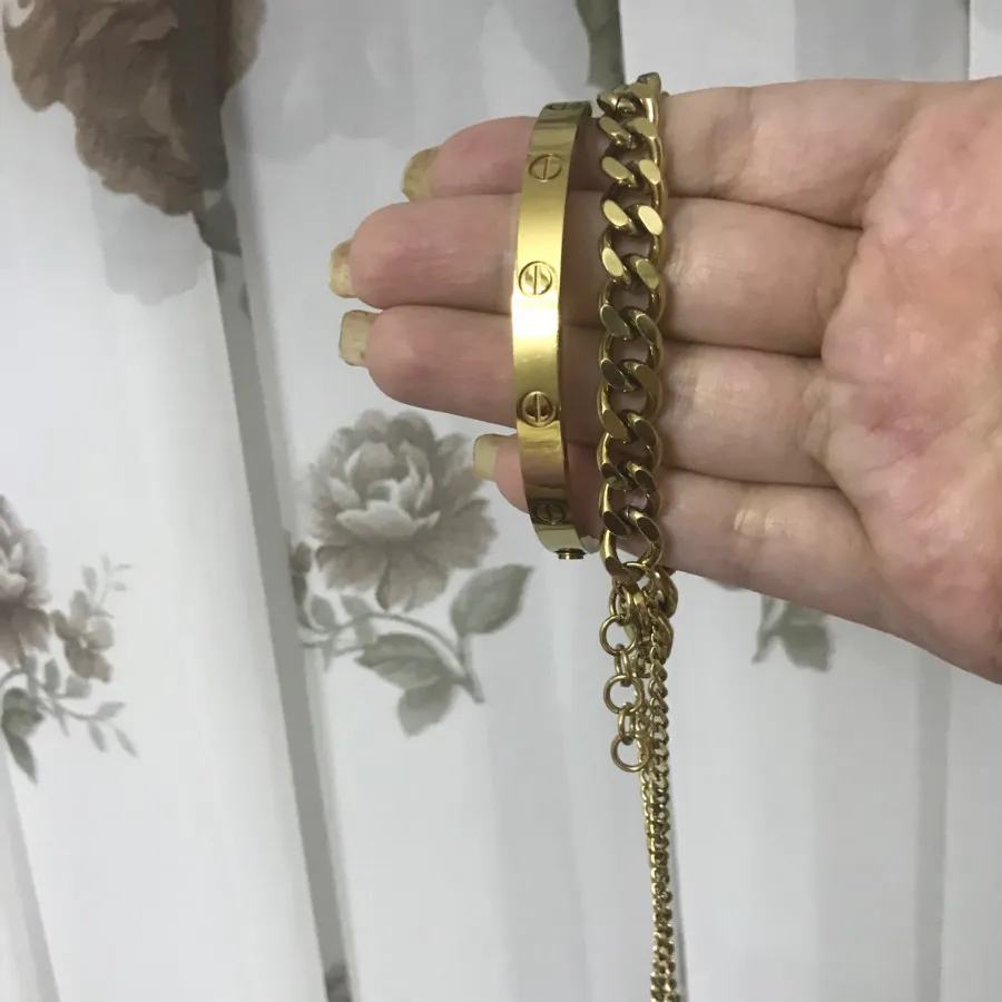 دستبند کارتیر