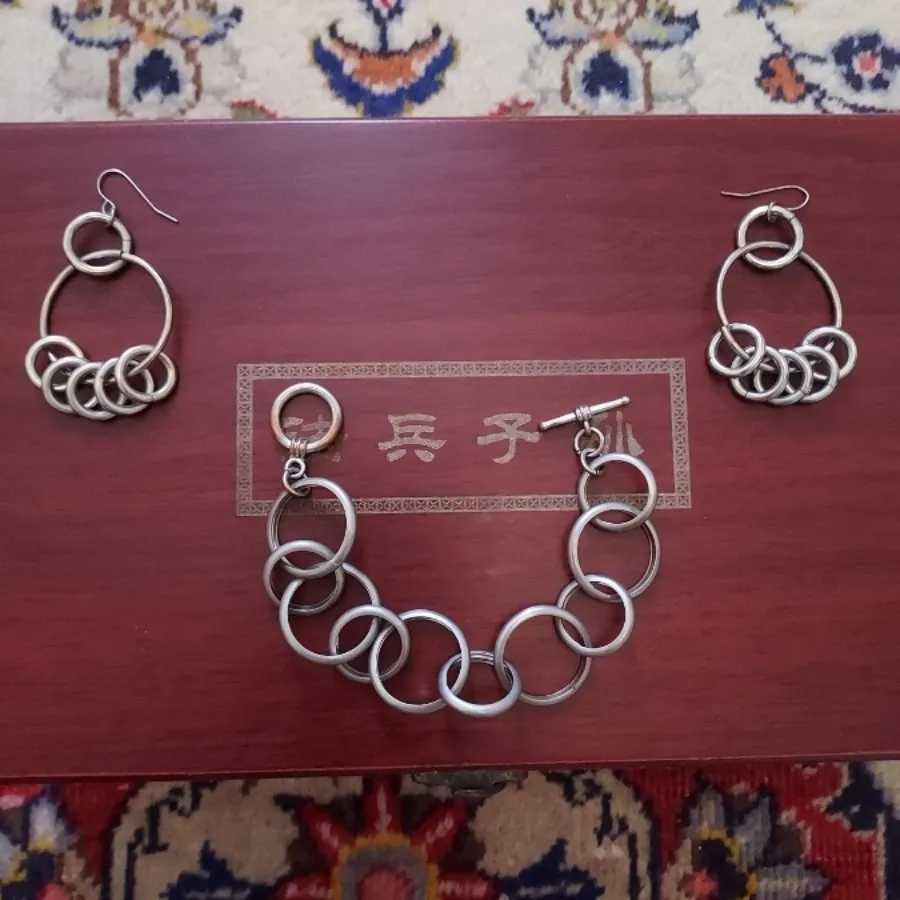 دستبند و گوشواره