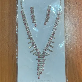 ست گوشواره و گردنبند