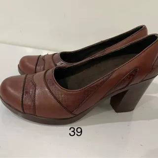 کفش چرم قهوه ای