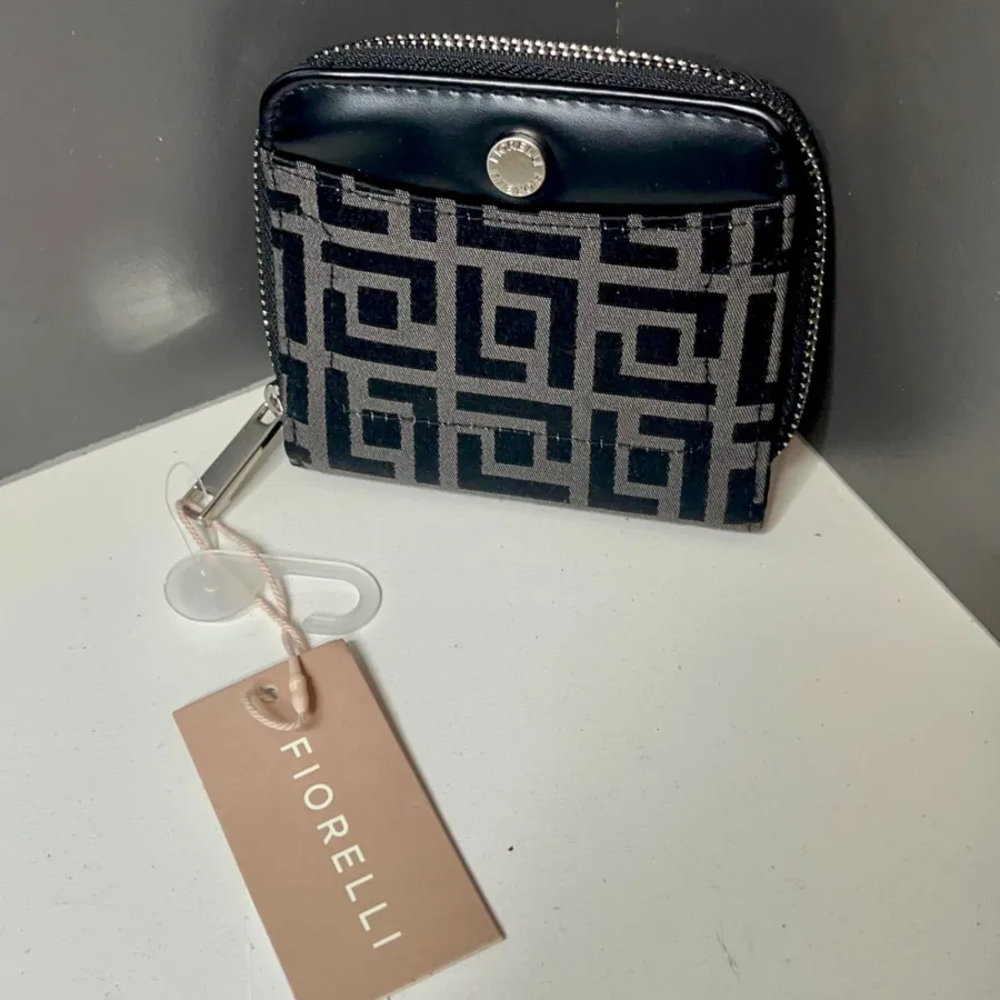 کیف پول خارجیFIORELLI