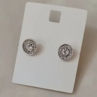 گوشواره نگین دار
