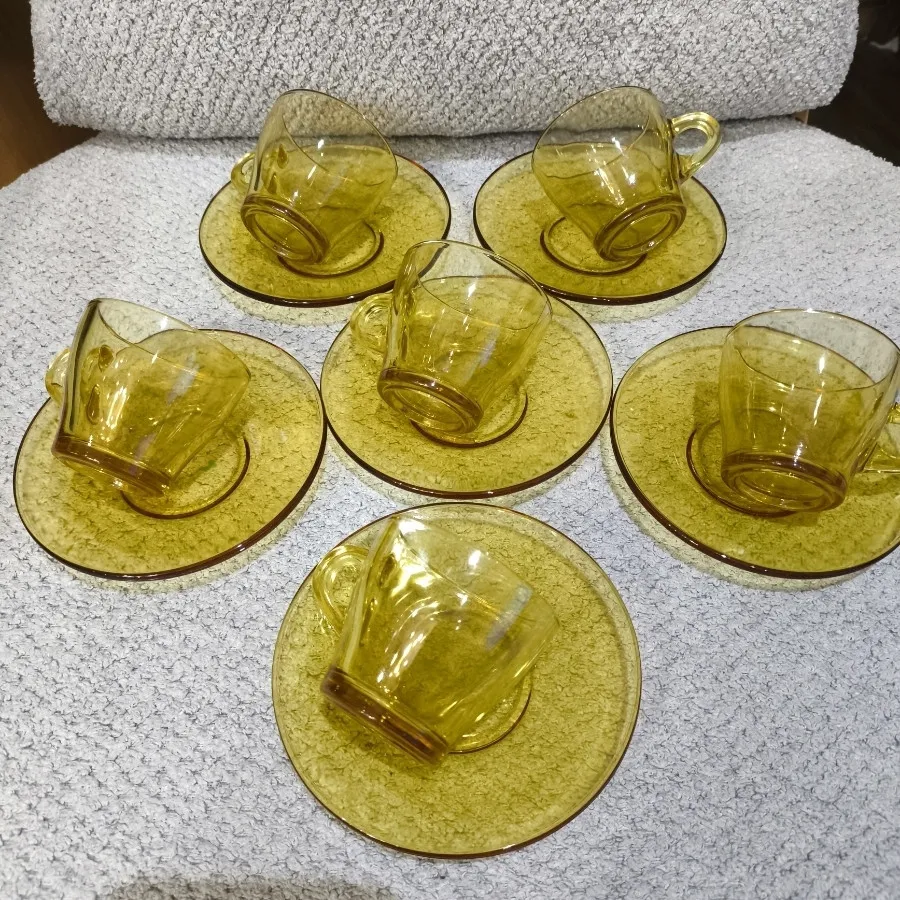 فنجون نعلبکی