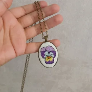 گردنبند شماره دوزی