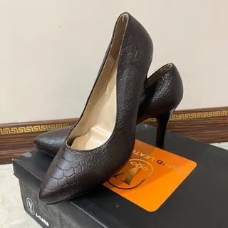 کفش پاشنه دار