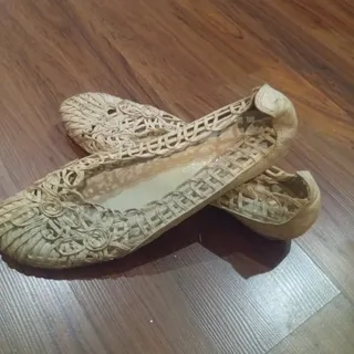 کفش سفید
