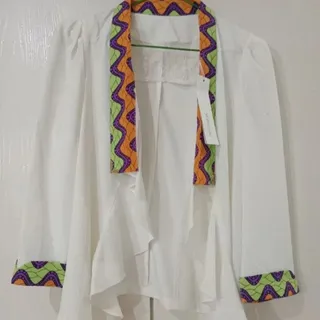 کت سفید یقه رنگی