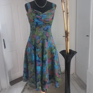 پیراهن عروسکی