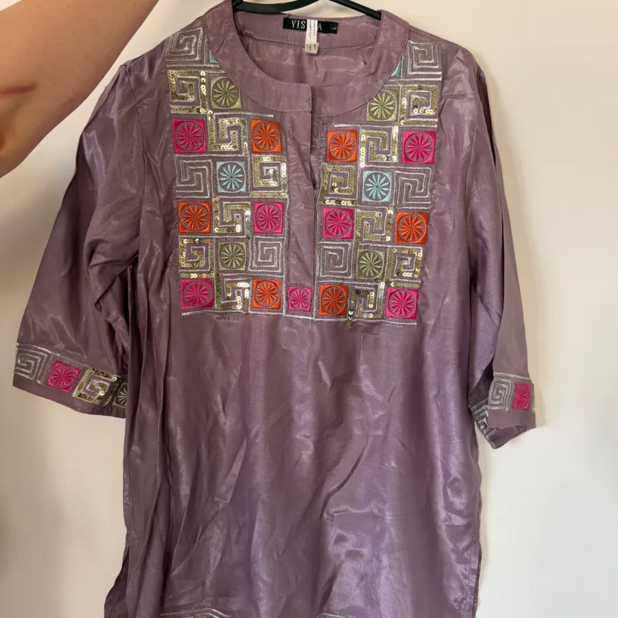 مانتو گلدوزی دار