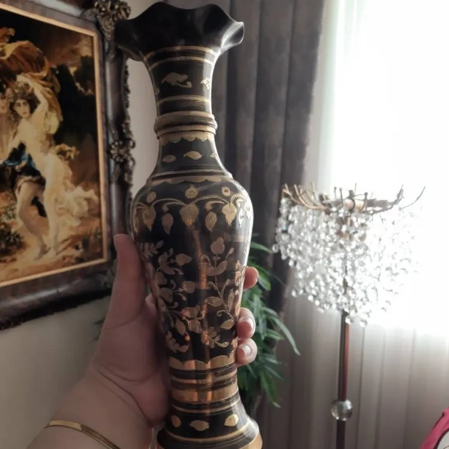 گلدان برنجی قلم زن شده