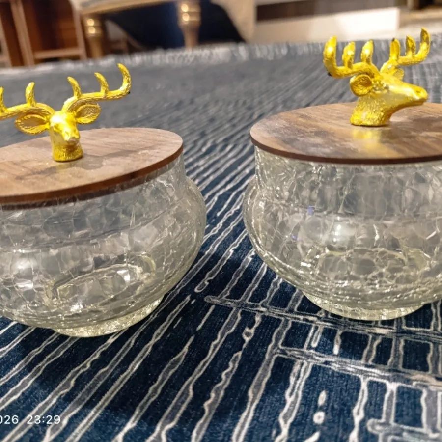 دو عدد جا قندی یا شکلات