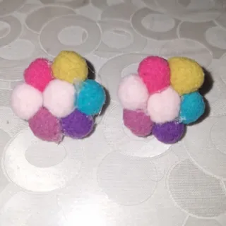 گوشواره پوم پوم طرح گل