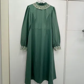 پیراهن سبز پاستلی