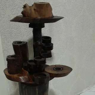 جا شمعی چوبی ایستاده