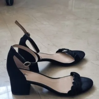 صندل / کفش پاشنه دار
