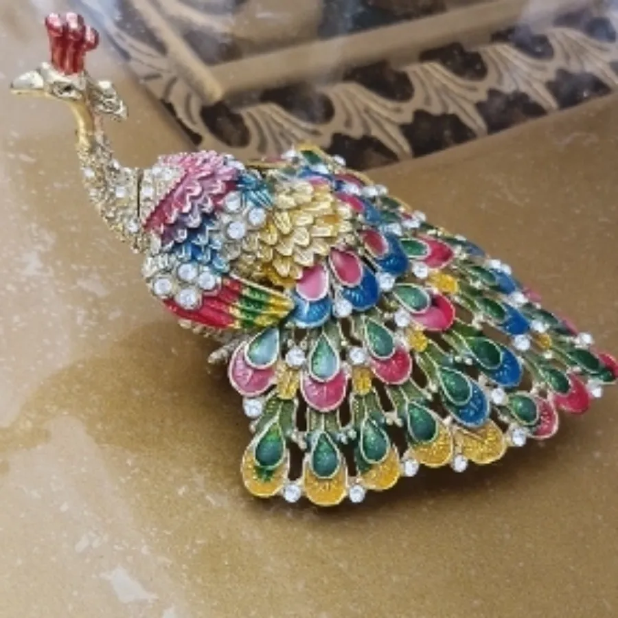 طاووس برنجی و میناکاری