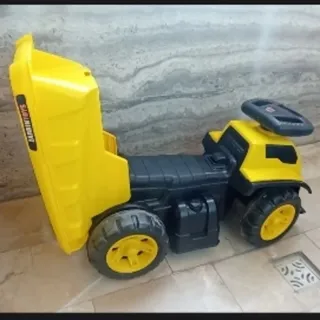 کامیون اسباب بازی