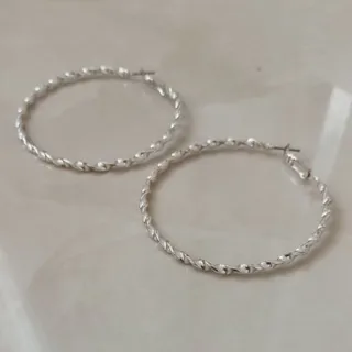 گوشواره حلقه ای بزرگ
