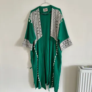 مانتو بلند کنفی