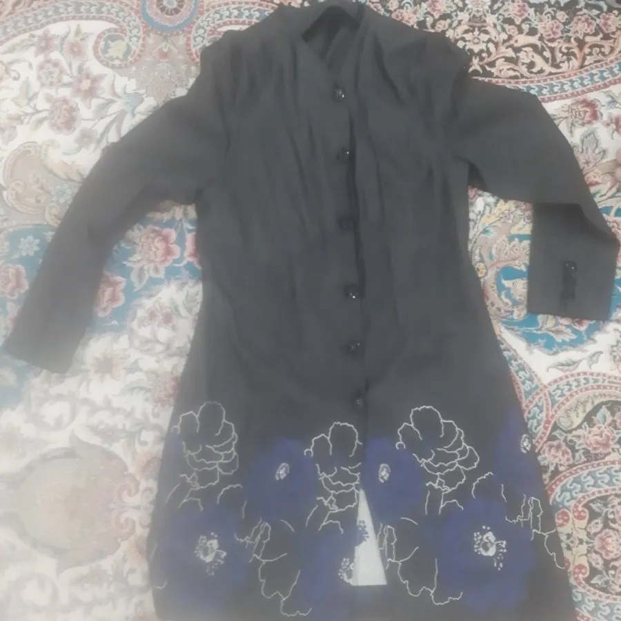 مانتو مشکی گلدار