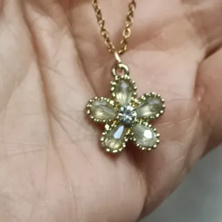 گردنبند گل  مینیمال وزیبا