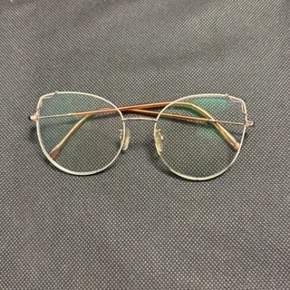 عینک مدل گربه ای