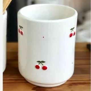 جای کارد و چنگال آلبالویی