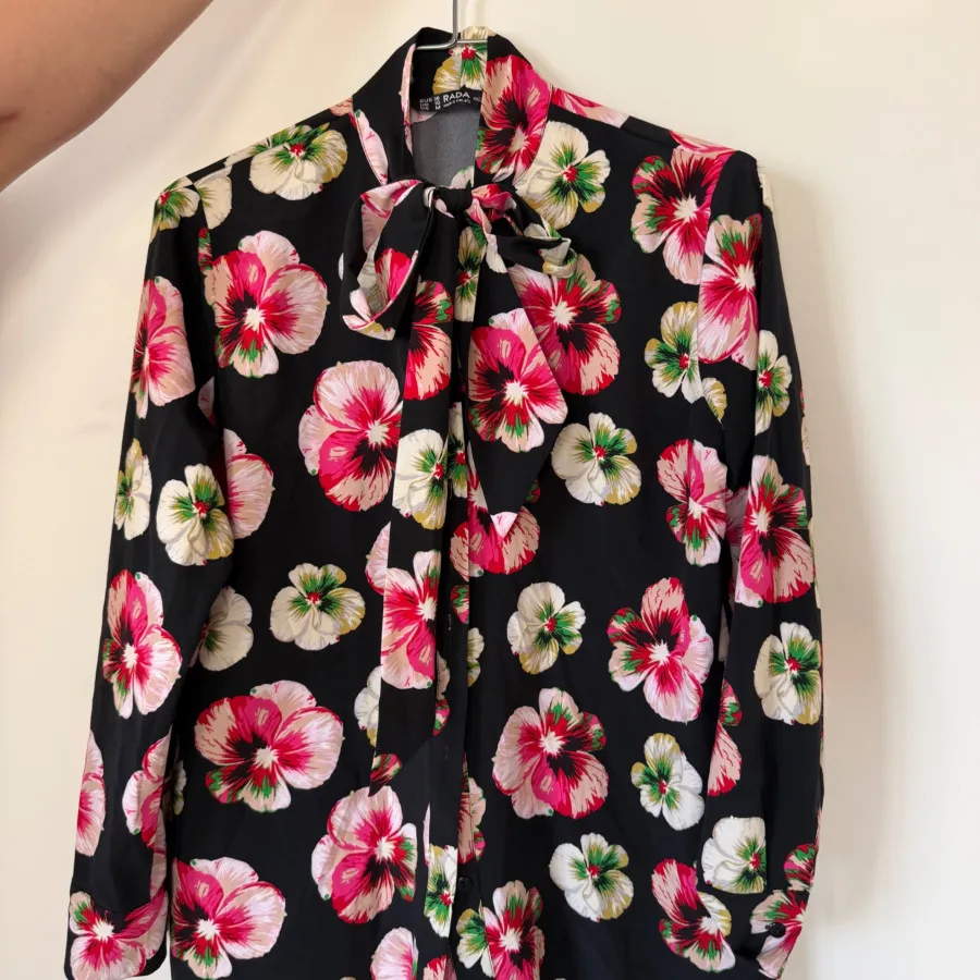 شومیز گلدار Zara