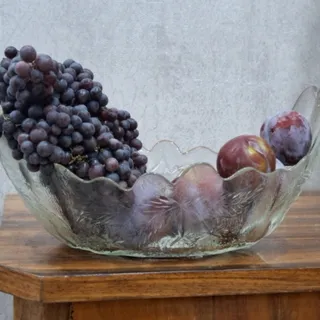 میوهخوری  جذاب خوشگل