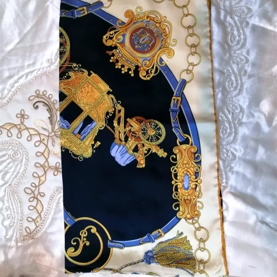روسری ساتن بزرگ