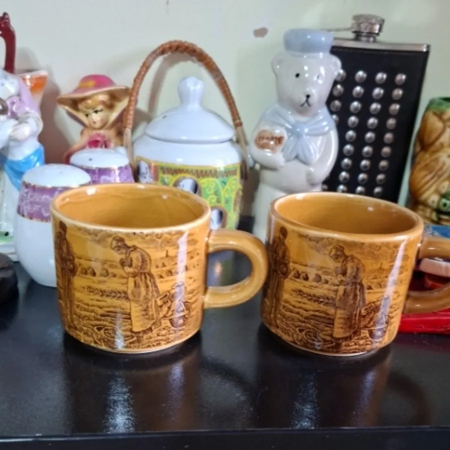 دو عدد فنجان چایخوری