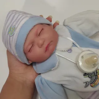 عروسک نوزاد