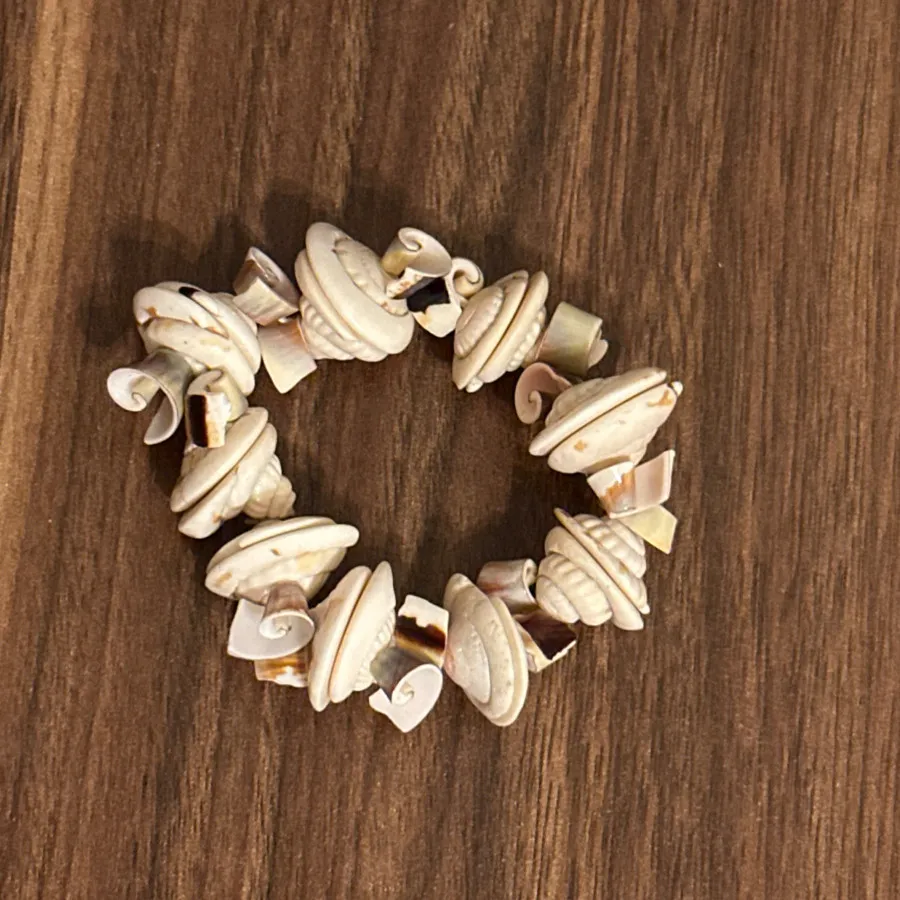 دست بند صدفی