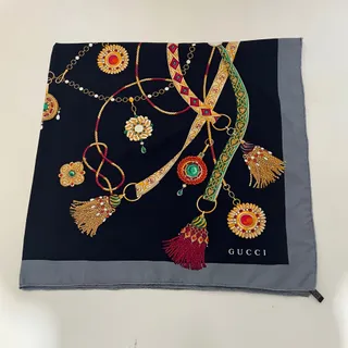 روسری گوچی اصل
