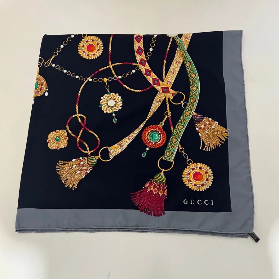 روسری گوچی اصل