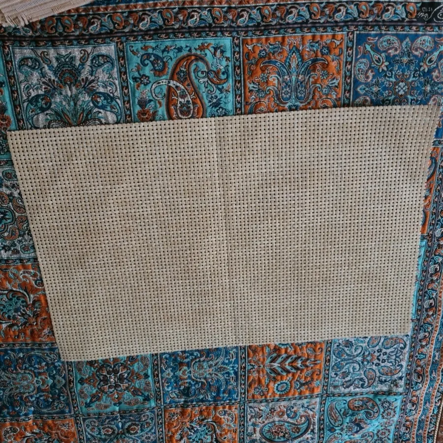 زیر بشقابی