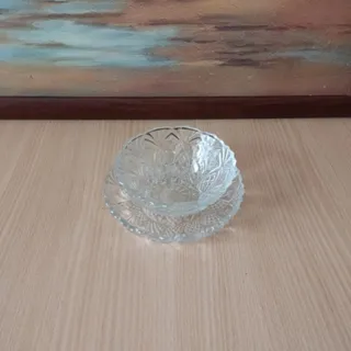 پیش دستی وپیاله