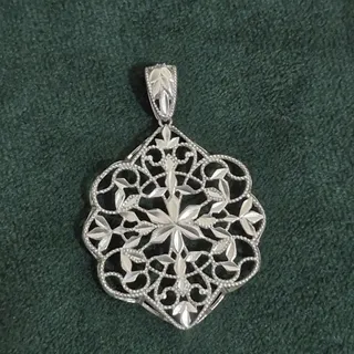 گردنبند نقره زنانه در حد