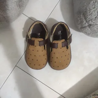 کفش خال خالی