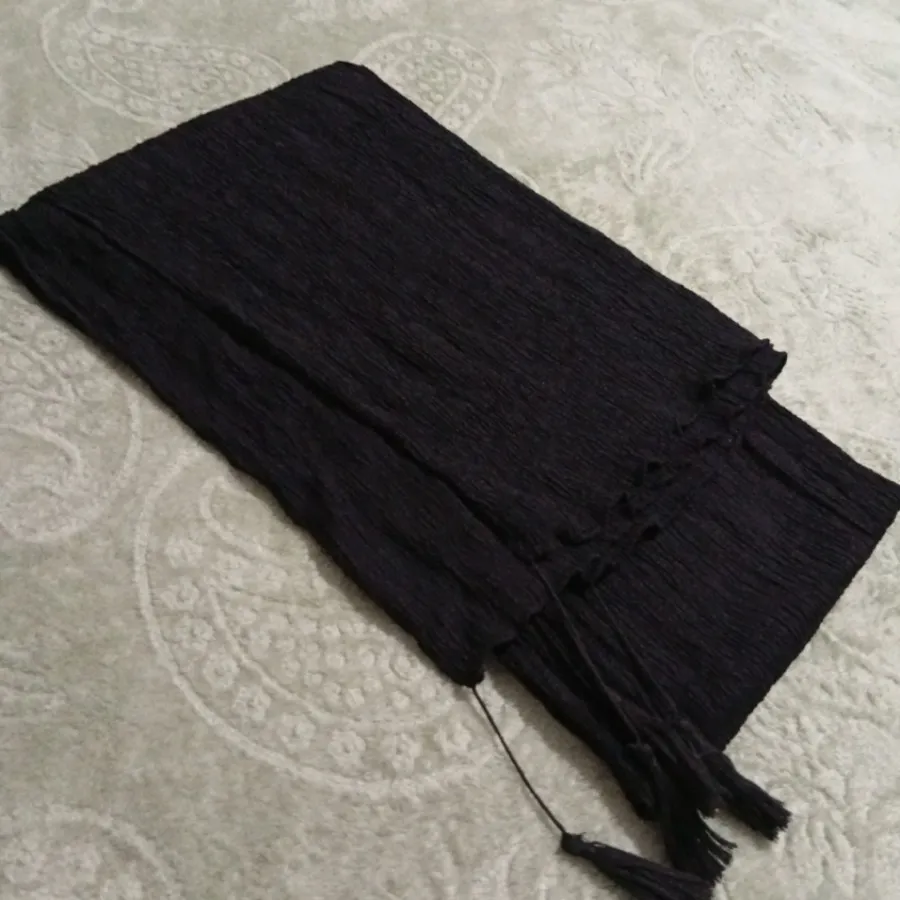 شال مشکی پفکی