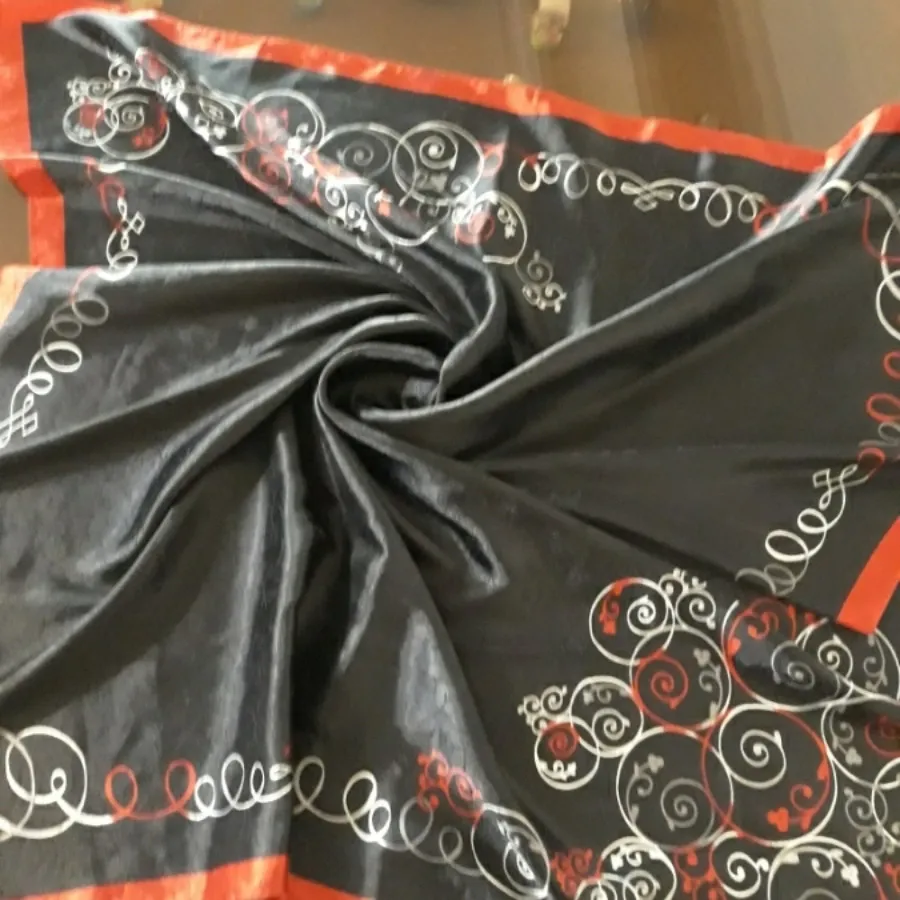 روسری ساتن