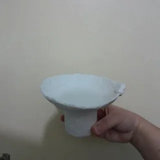 ظرف پایه دار