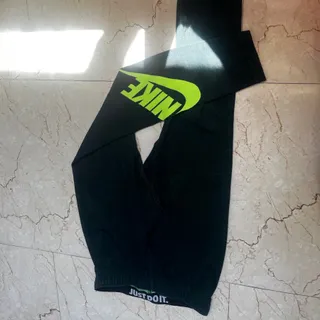لگ ورزشی نایکی مدیوم
