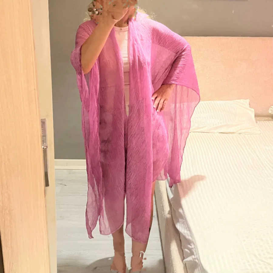 روی لباس حریر
