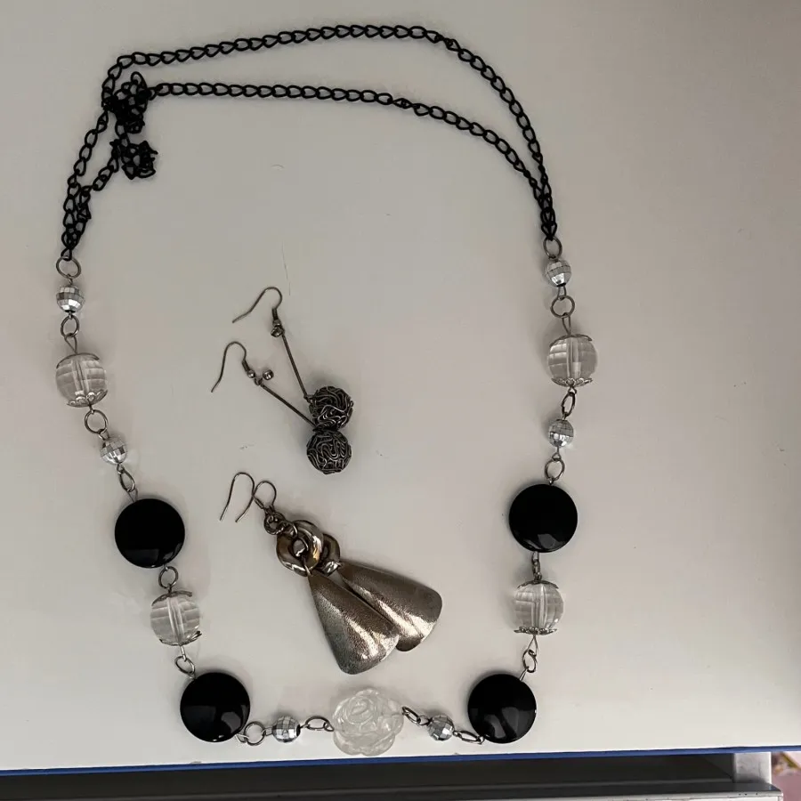 گردنبند و گوشواره