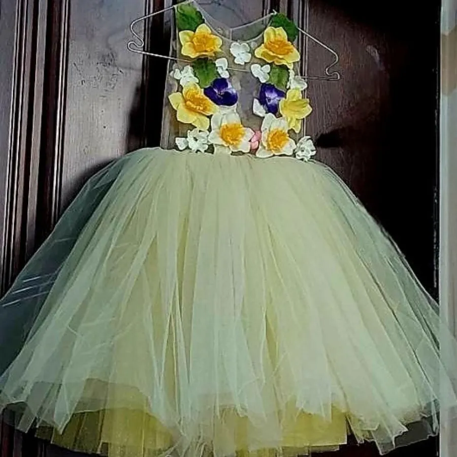 پیراهن دخترانه