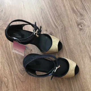 کفش Stradivarius