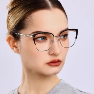 عینک گربه ای Fendi
