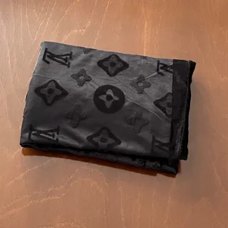 شال Lv