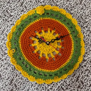 ساعت دیواری قلاب بافی